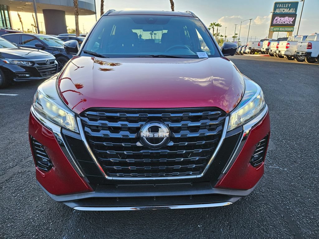 Used 2022 Nissan Kicks SR FWD image 2