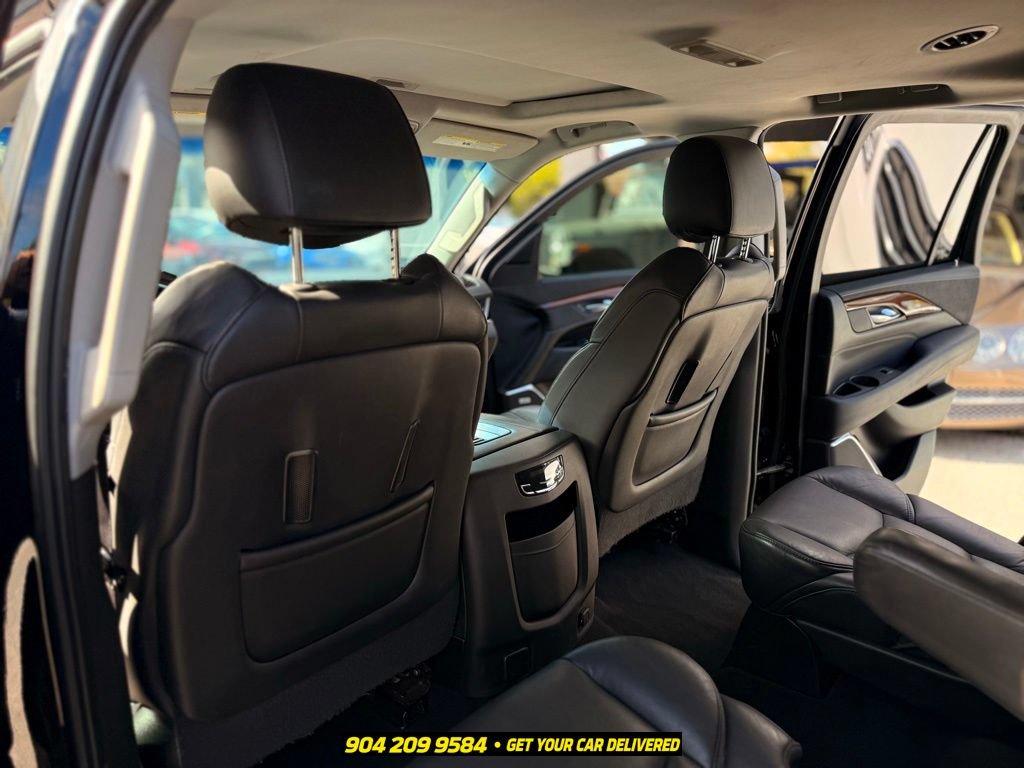 Used 2019 Cadillac Escalade Luxury AWD/4WD image 27