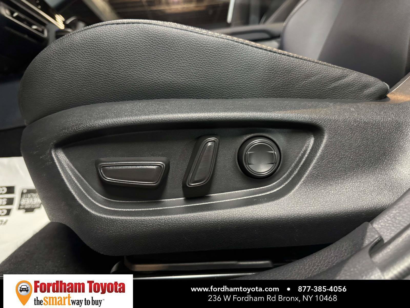 Used 2025 Toyota Camry SE FWD image 17