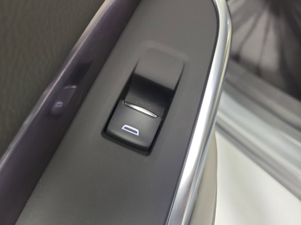 Certified 2023 Cadillac XT4 Luxury image 14