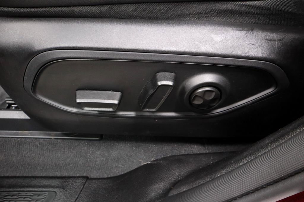 Used 2024 Jeep Grand Cherokee Limited w/ Luxury Tech Group II image 24