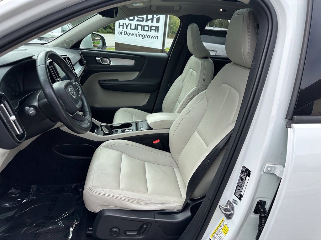 Used 2019 Volvo XC40 T5 Momentum AWD/4WD image 14