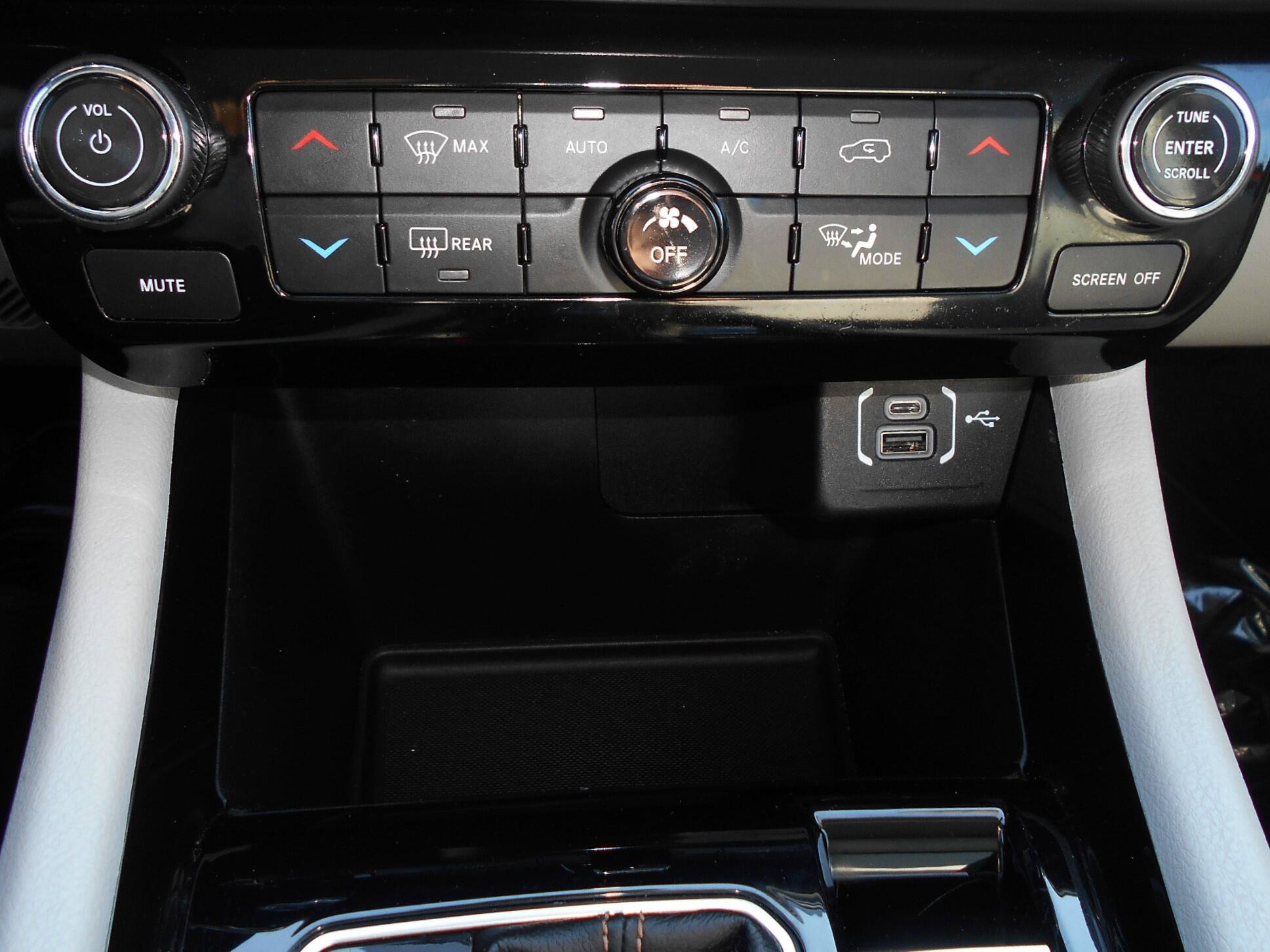 Certified 2022 Jeep Compass Limited AWD/4WD image 16