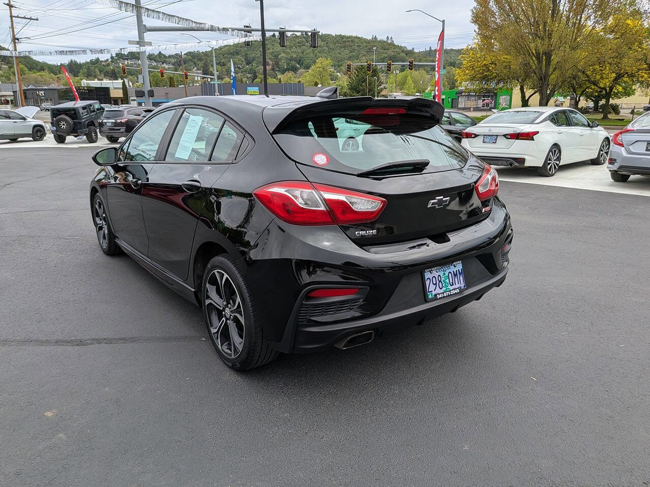 Used 2019 Chevrolet Cruze LT w/ RS Package FWD image 16