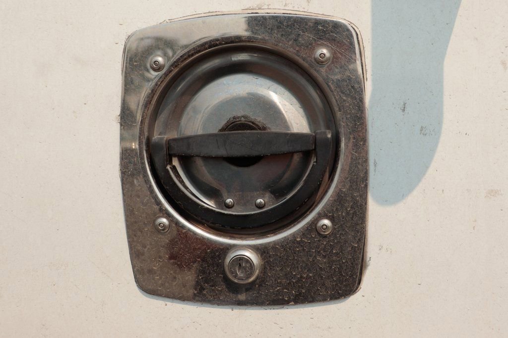 Used 2015 Chevrolet Express 4500 RWD image 16