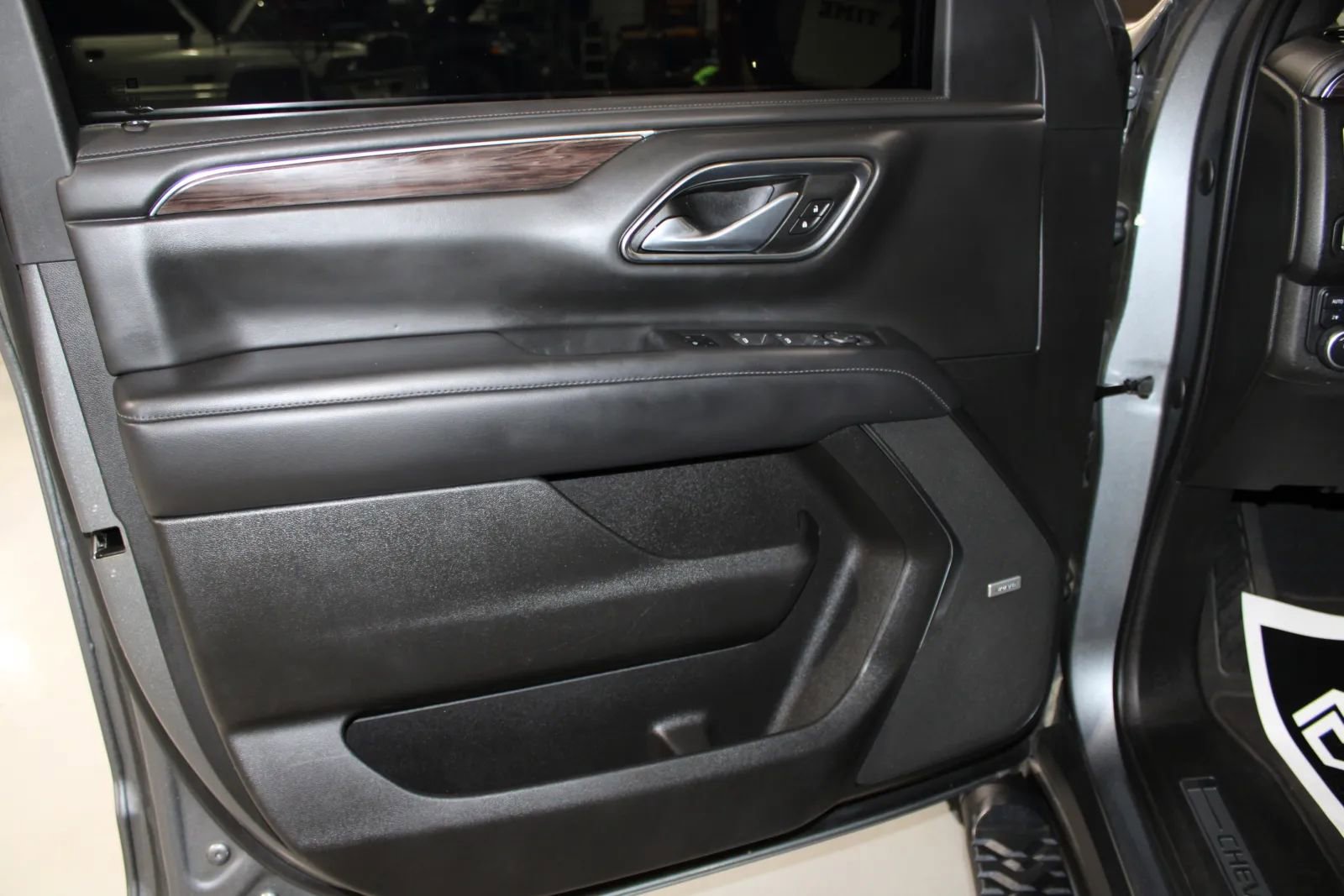 Used 2022 Chevrolet Tahoe Z71 w/ Luxury Package image 23