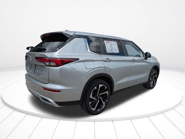 Used 2024 Mitsubishi Outlander SE AWD/4WD image 4