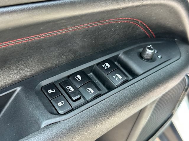 Used 2025 Jeep Compass Trailhawk AWD/4WD image 17