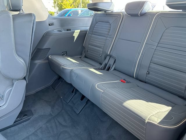 Used 2022 Lincoln Navigator Black Label AWD/4WD image 17