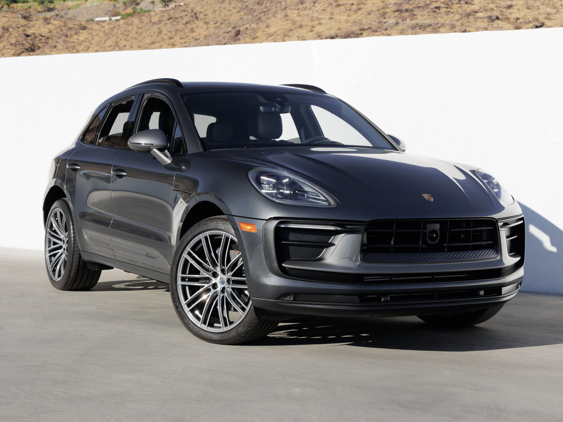 Certified 2026 Porsche Macan Turbo AWD/4WD image 9