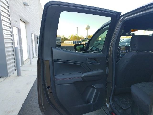 Used 2024 Chevrolet Colorado Z71 w/ Z71 Convenience Package 2 image 14