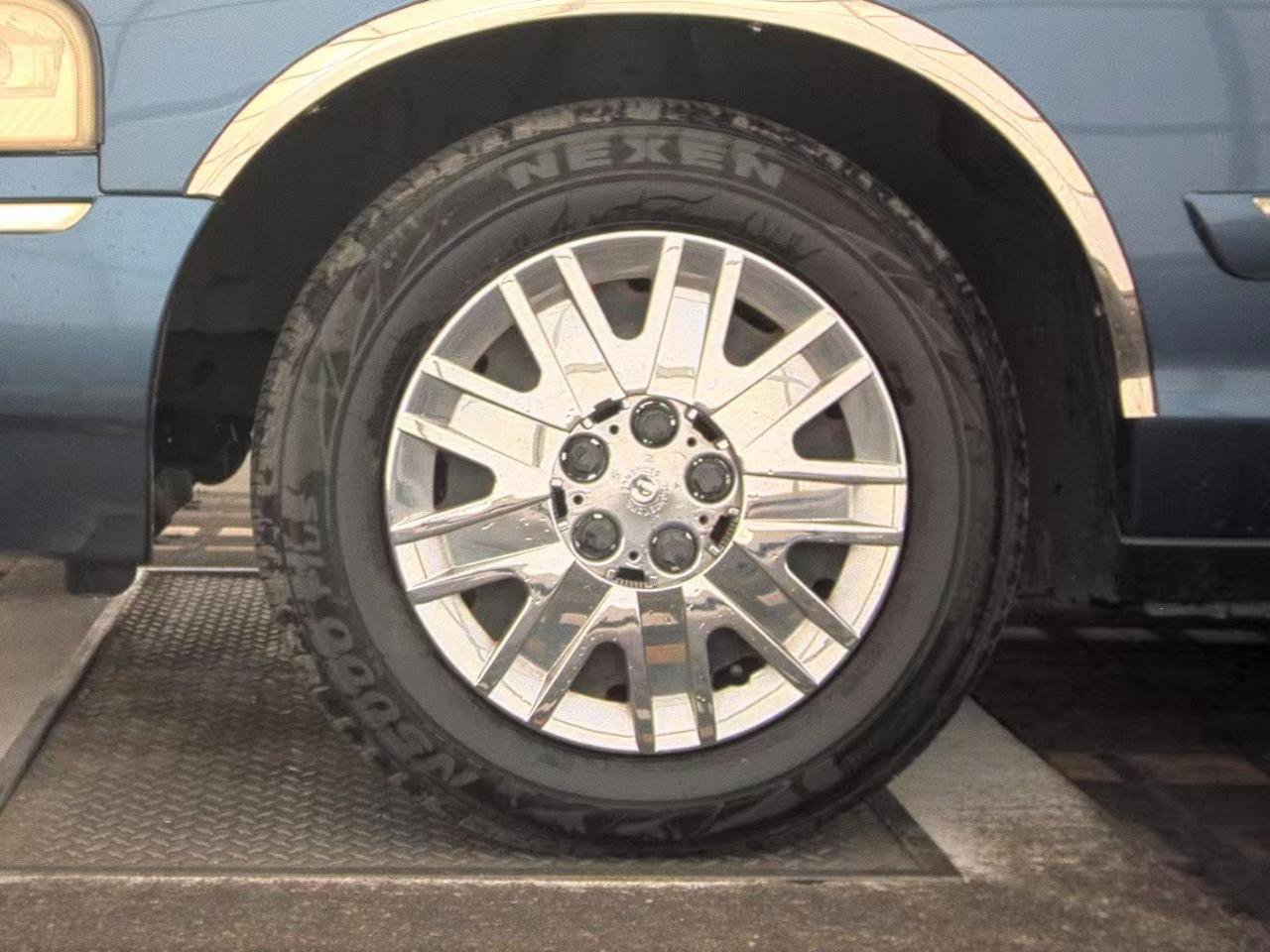 Used 2008 Mercury Grand Marquis GS RWD image 8