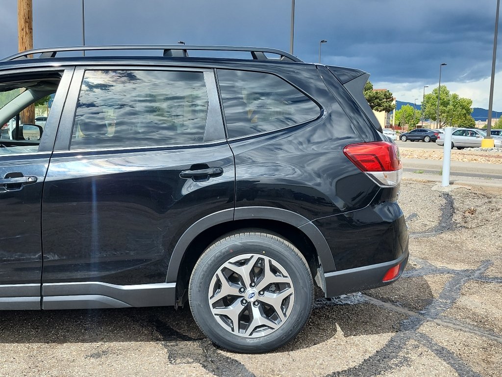 Used 2022 Subaru Forester Premium AWD/4WD image 9