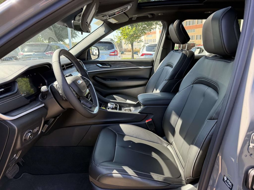 New 2027 Jeep Grand Cherokee Limited AWD/4WD image 14