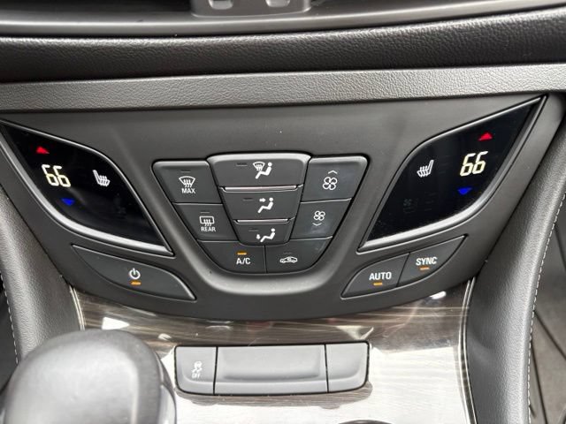 Used 2020 Buick Envision Essence FWD image 25
