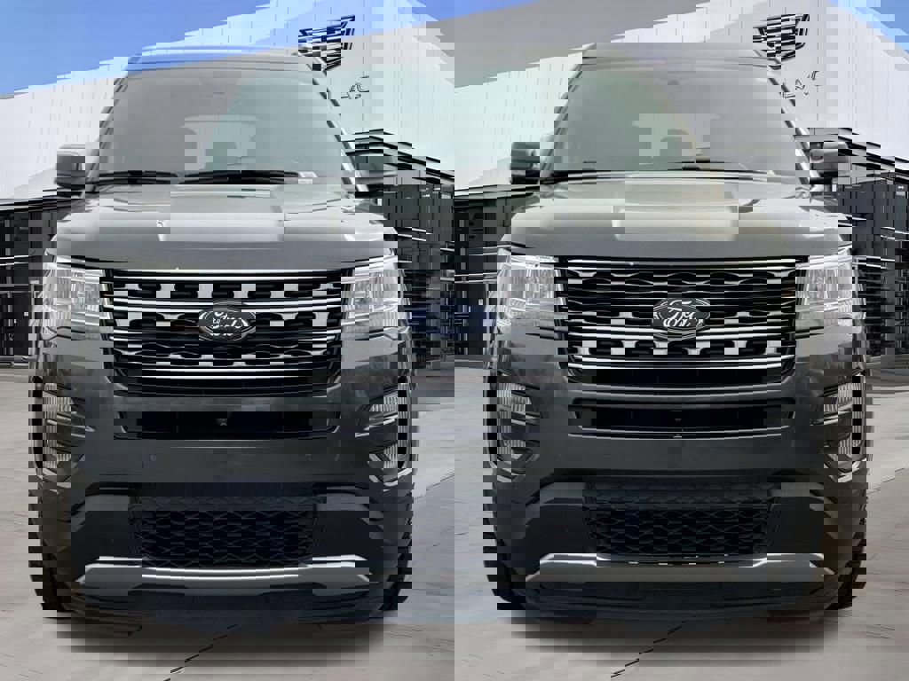 Used 2017 Ford Explorer Limited FWD image 4