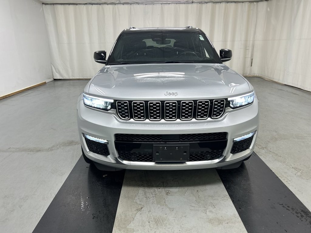 Used 2023 Jeep Grand Cherokee L Summit AWD/4WD image 3