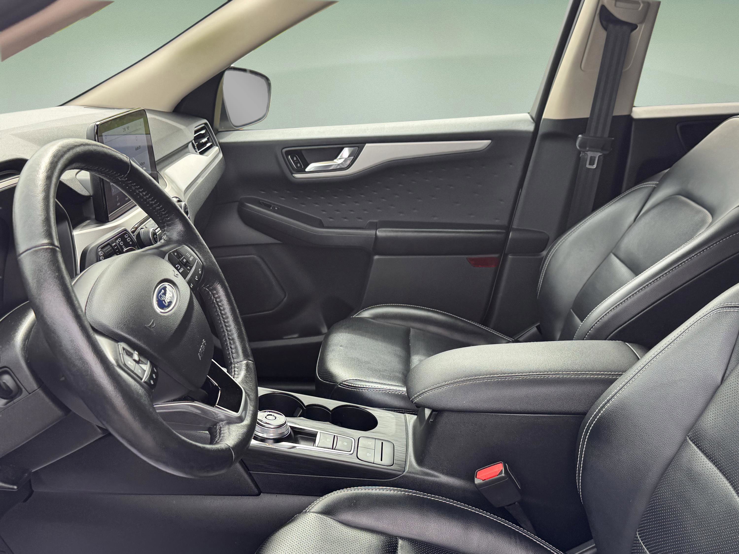 Used 2020 Ford Escape SEL image 14