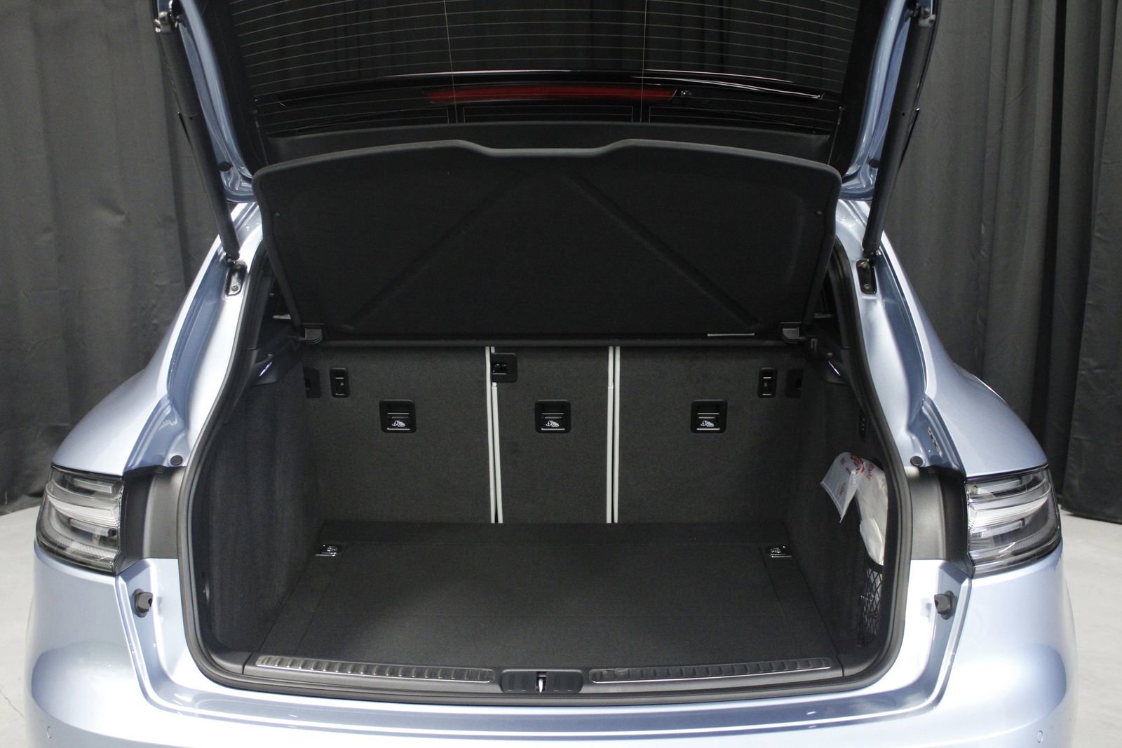 New 2026 Porsche Macan GTS AWD/4WD image 17