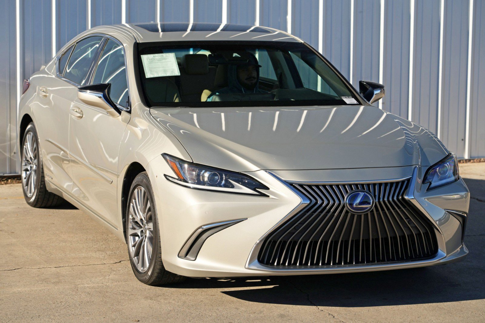 Used 2020 Lexus ES 300h w/ Premium Package image 55
