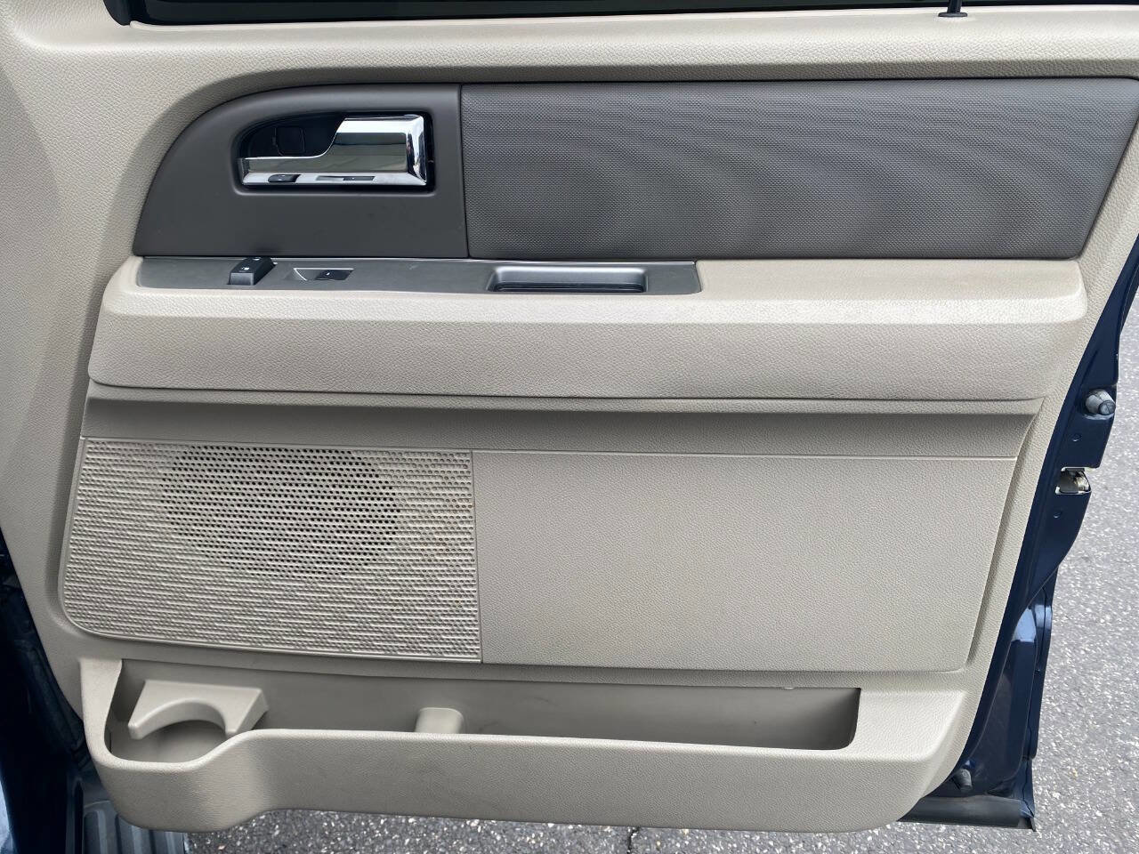 Used 2014 Ford Expedition XL image 31