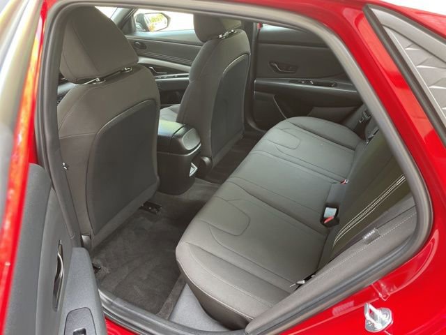 Used 2025 Hyundai Elantra Sport image 11