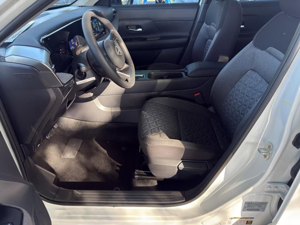 New 2026 Nissan Kicks SV w/ SV Premium Package image 15