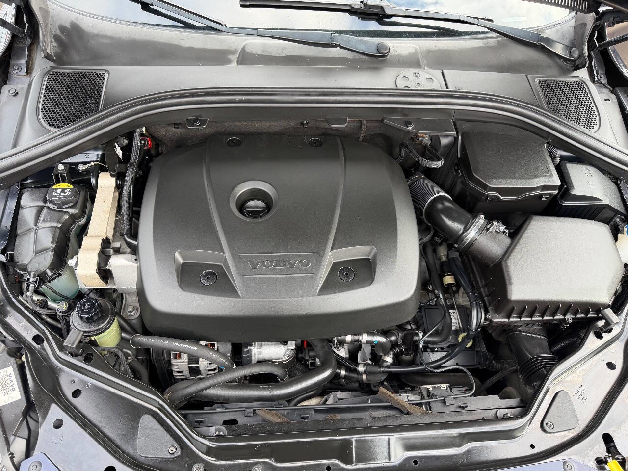 Used 2016 Volvo XC60 T5 Platinum image 18