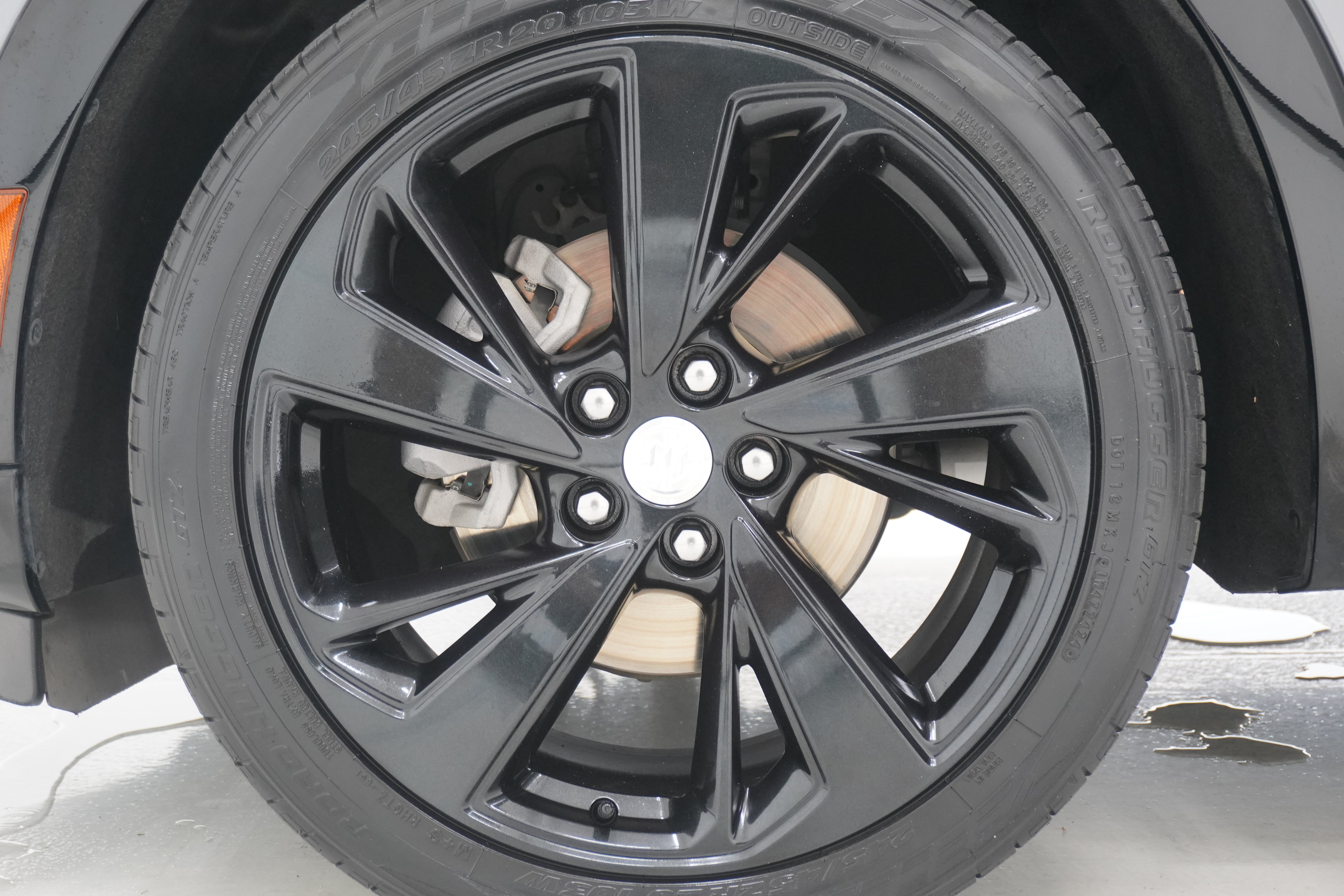 Used 2021 Buick Envision Essence w/ Sport Touring Package FWD image 29