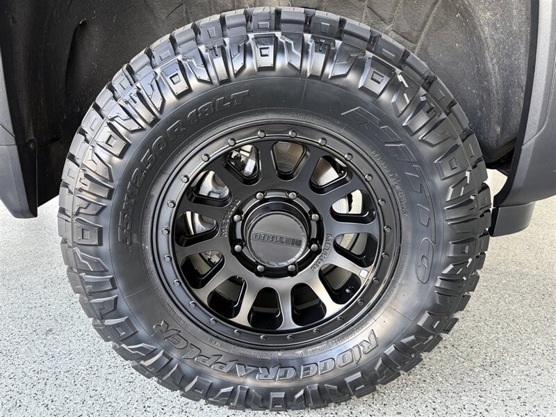 Used 2025 GMC Sierra 2500 AT4 AWD/4WD image 30