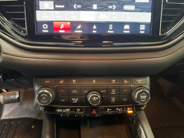 Used 2023 Dodge Durango R/T AWD/4WD image 3