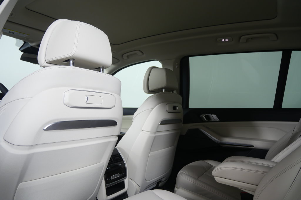 Used 2027 BMW X7 xDrive40i AWD/4WD image 18