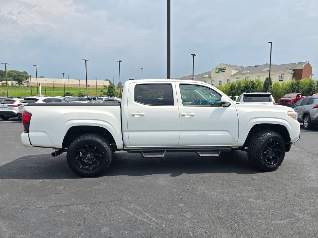 Used 2023 Toyota Tacoma SR AWD/4WD image 9