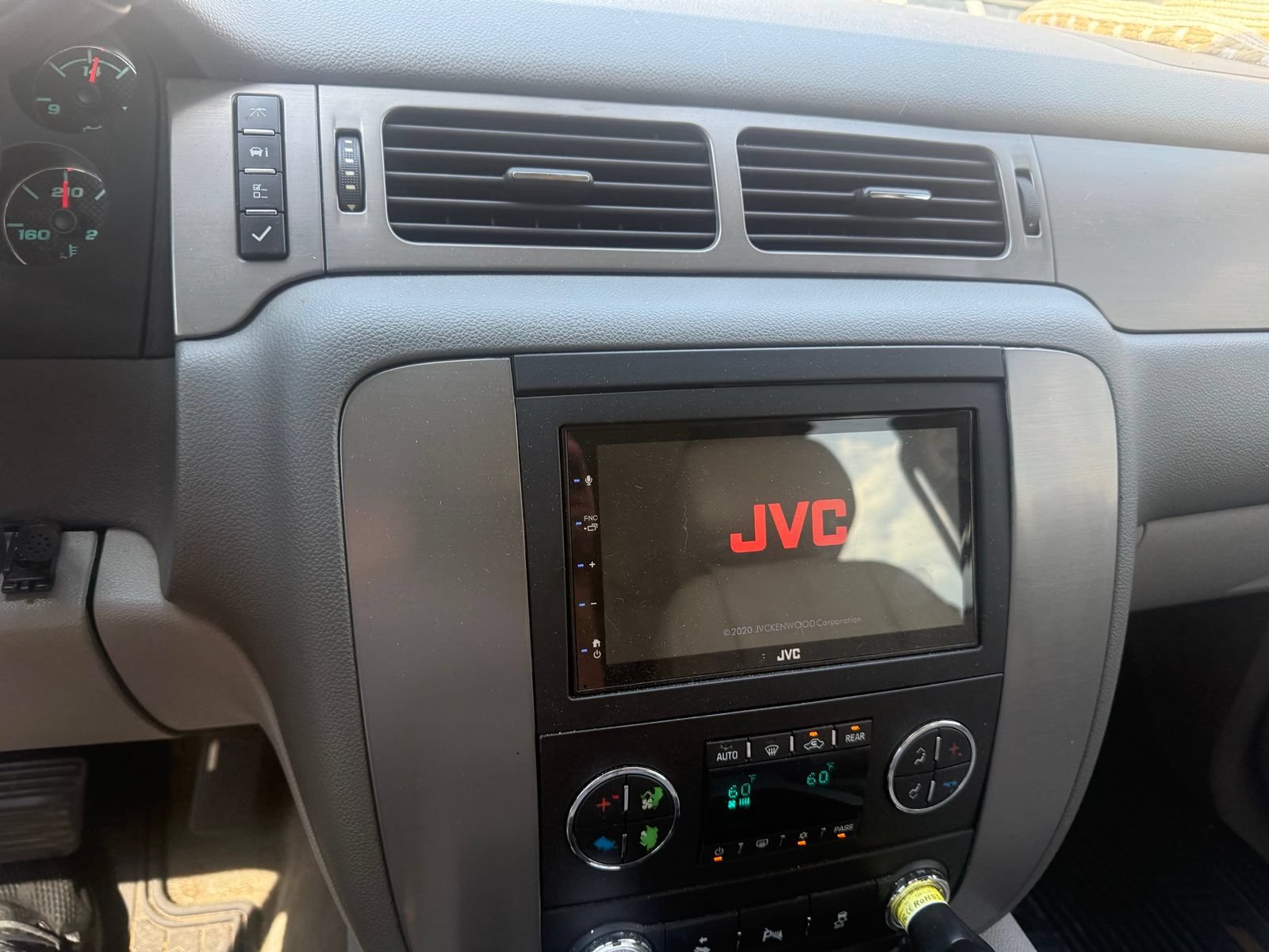 Used 2012 Chevrolet Suburban LT AWD/4WD image 8