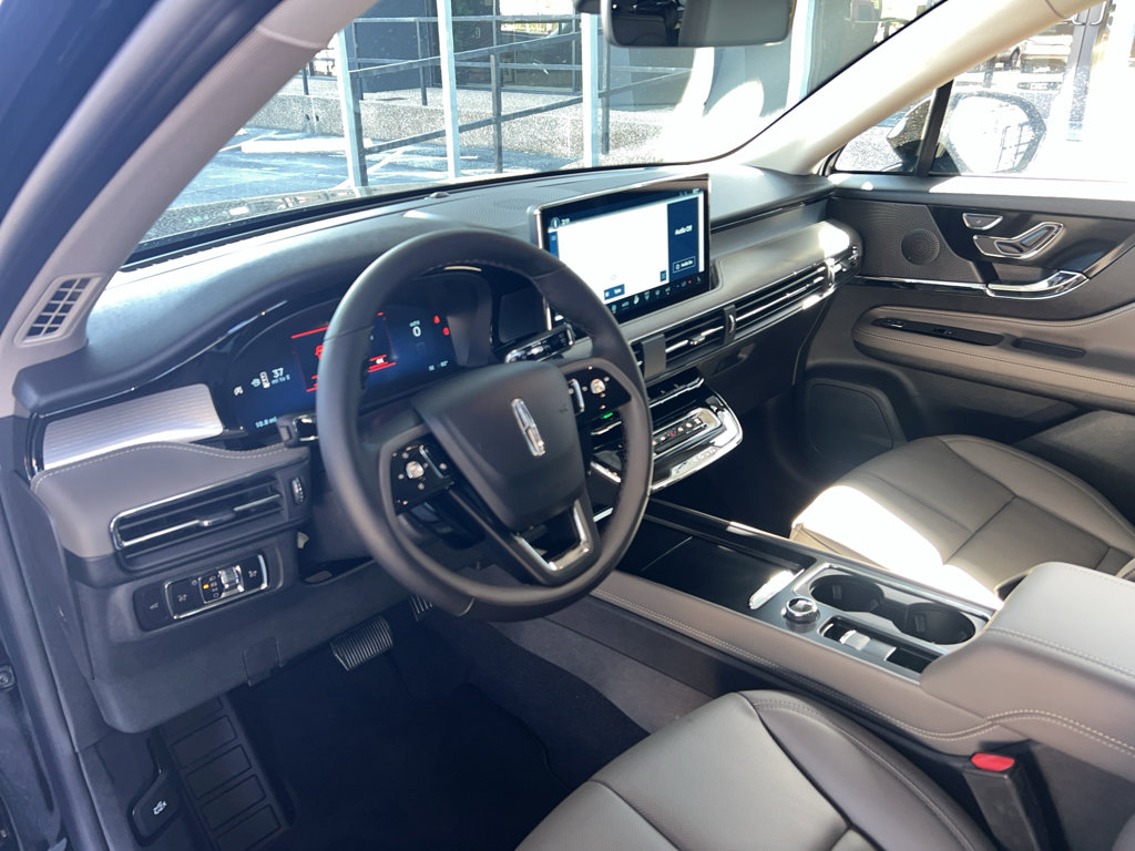 New 2026 Lincoln Corsair Premiere image 7