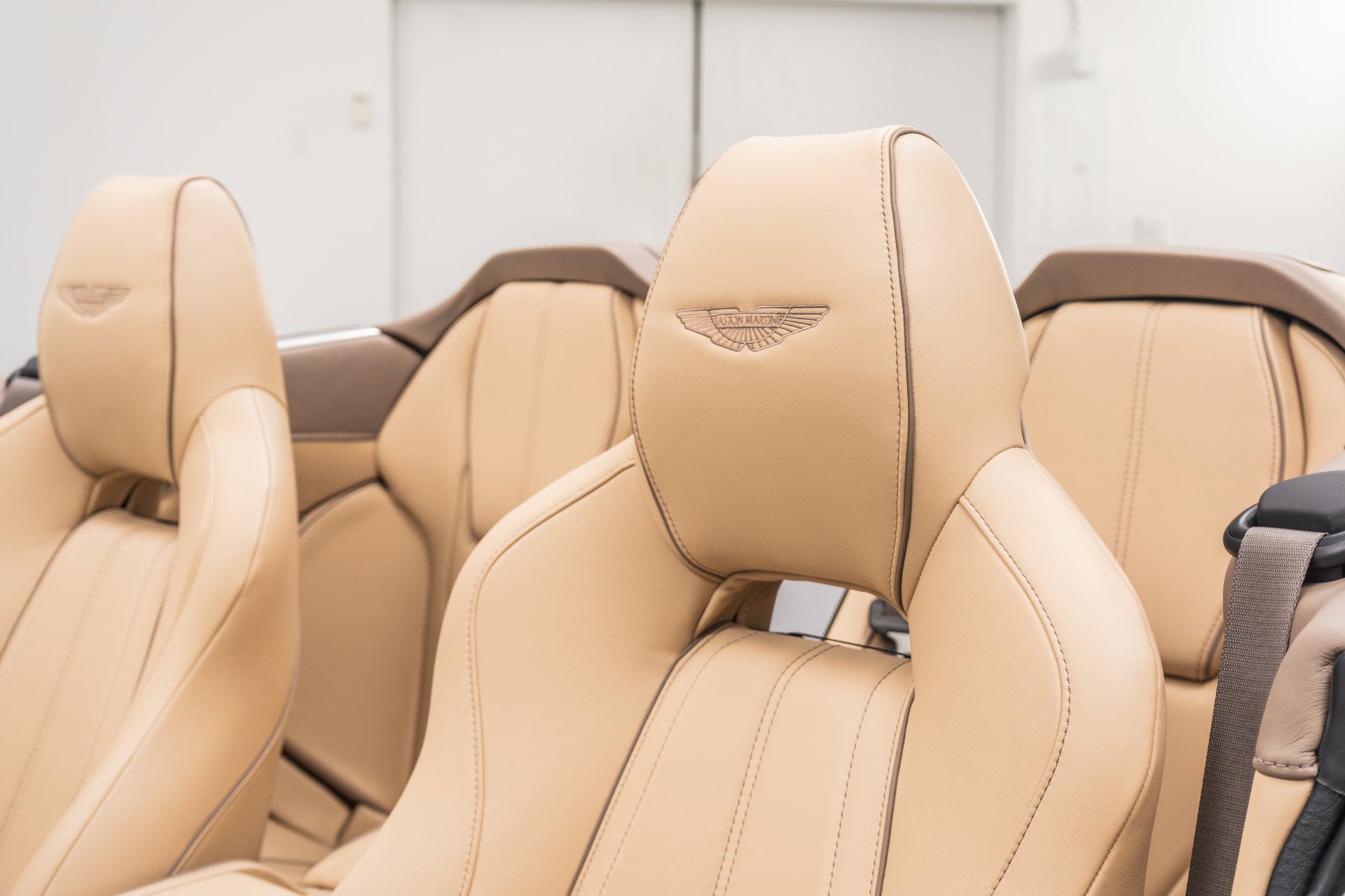 Used 2014 Aston Martin DB9 Volante -Very Low Miles, Pearl image 26