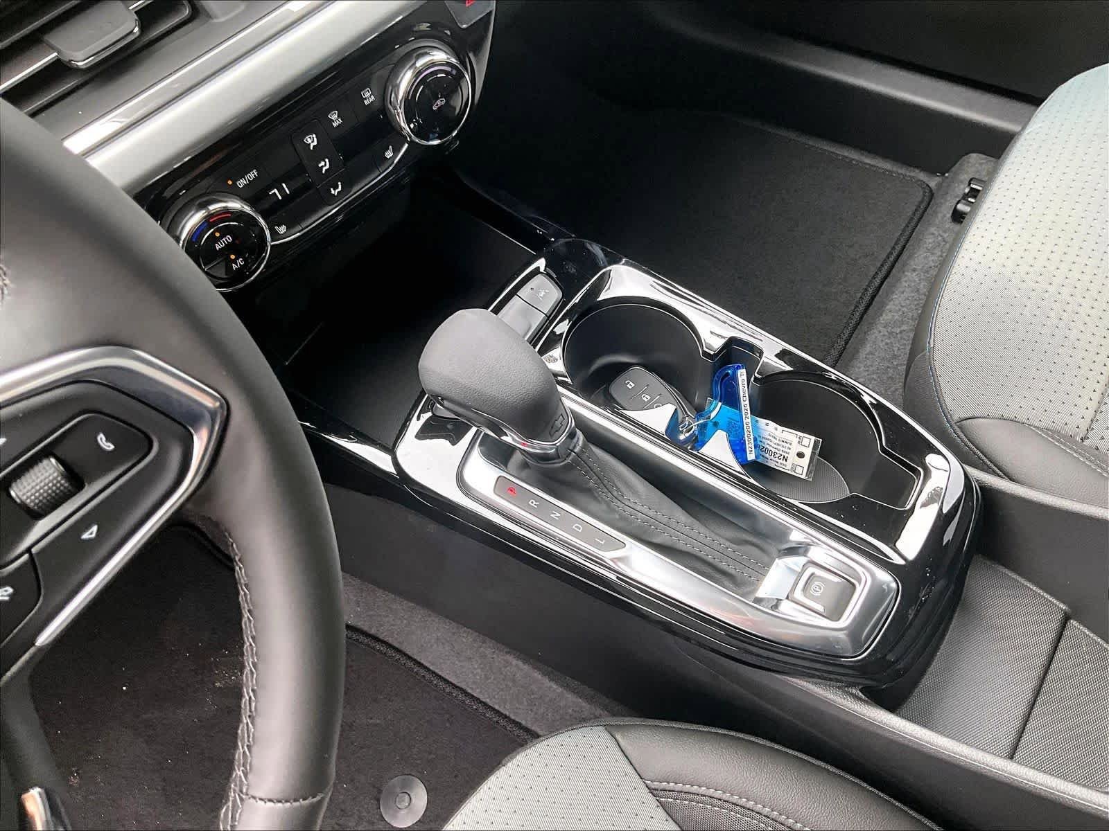 New 2026 Chevrolet Trax LT w/ Midnight Edition FWD image 14
