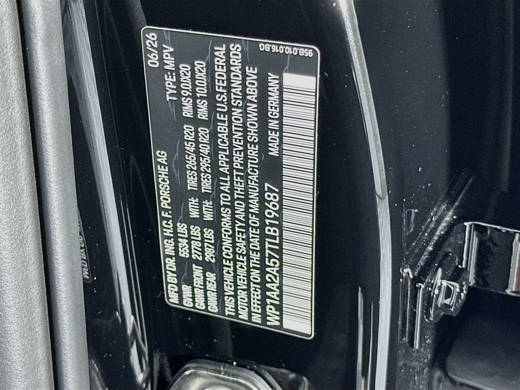 New 2026 Porsche Macan AWD/4WD image 35