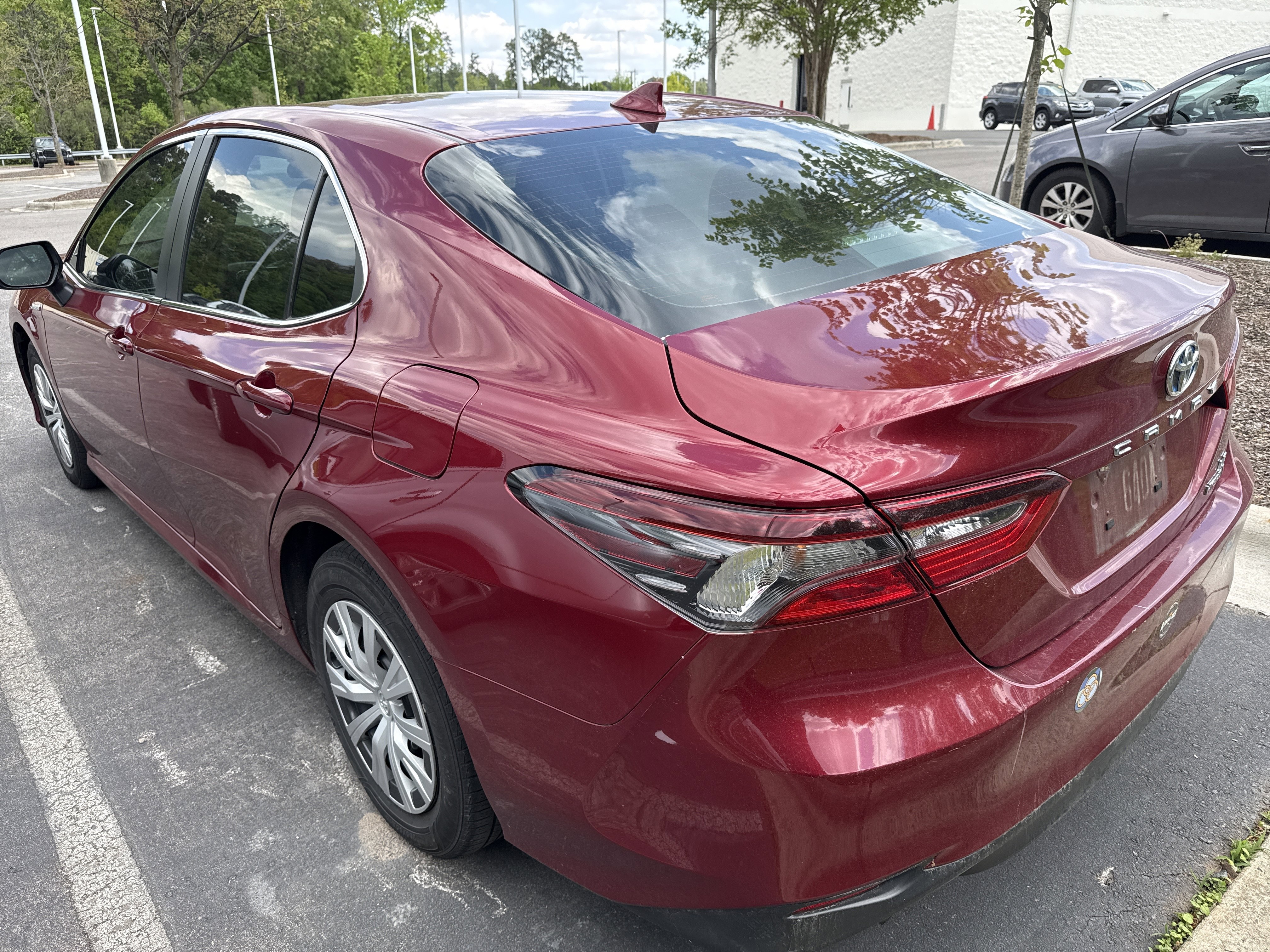 Used 2021 Toyota Camry LE image 41