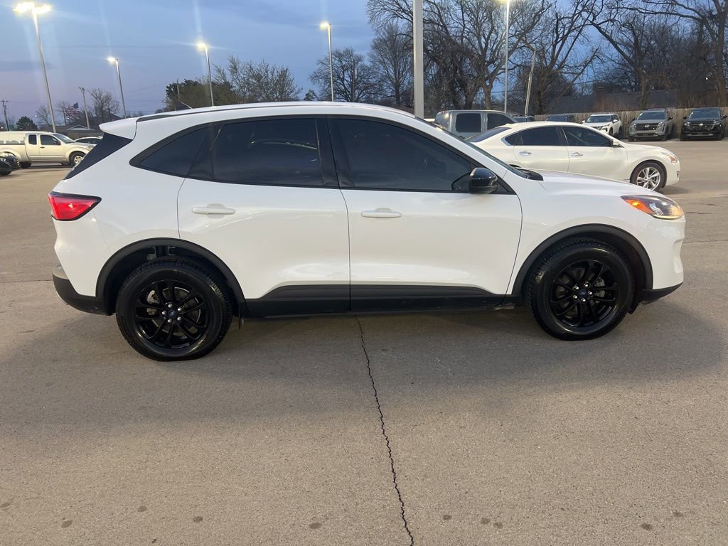 Used 2020 Ford Escape SE Sport image 6