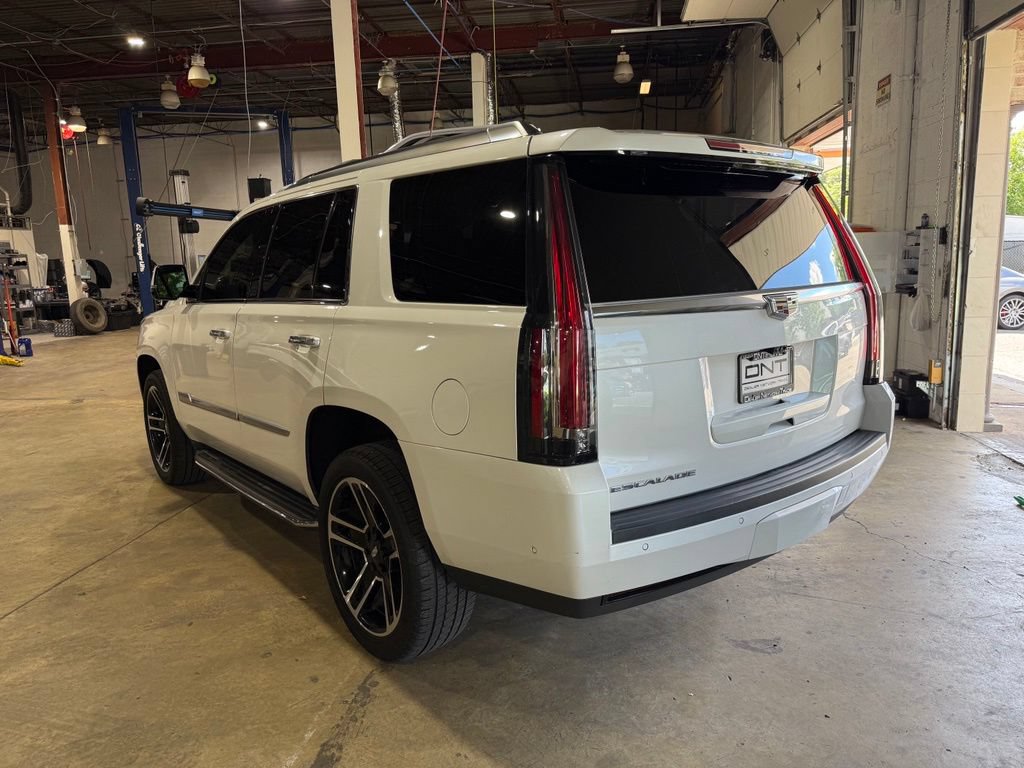Used 2020 Cadillac Escalade Luxury AWD/4WD image 6