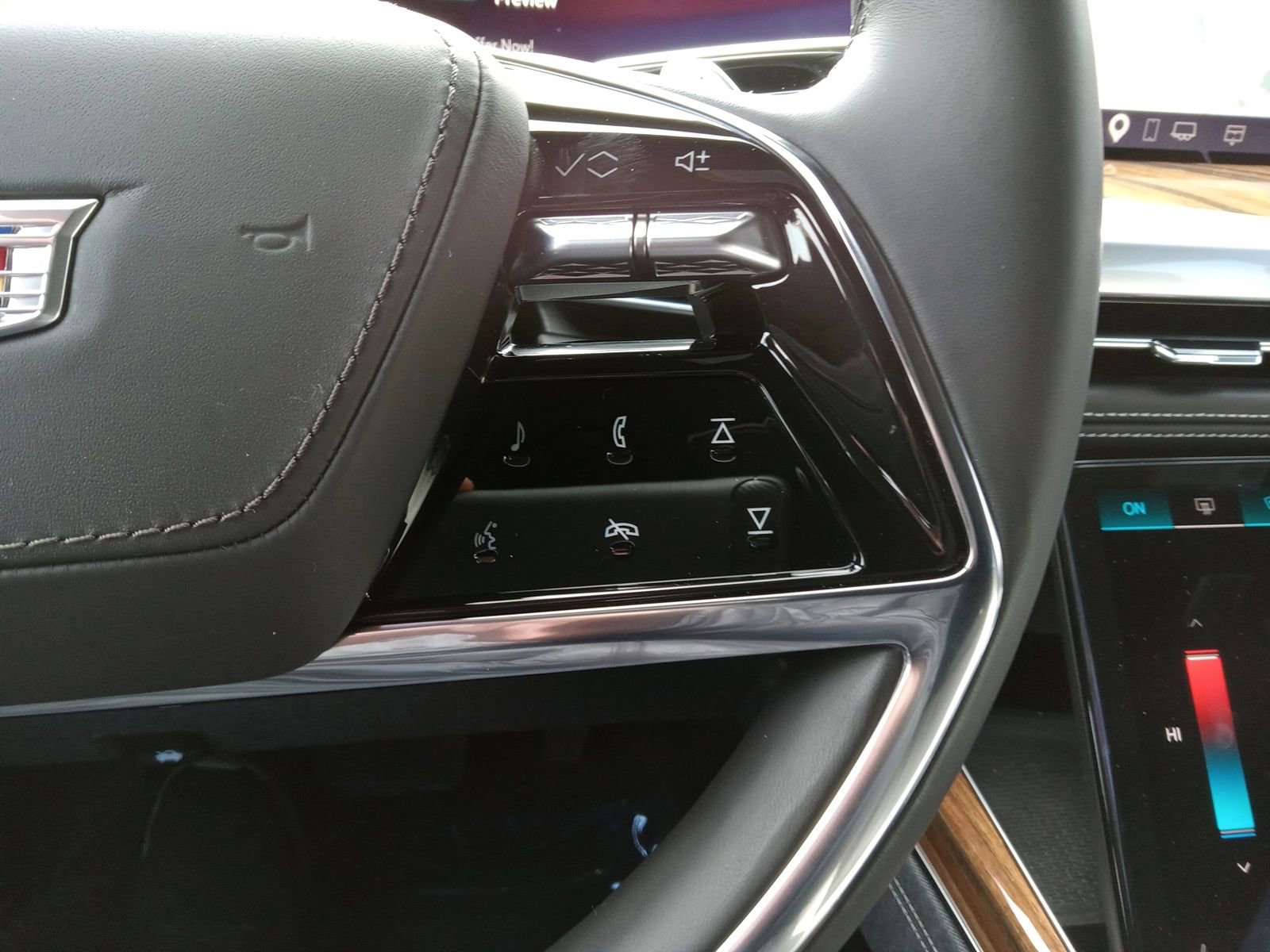 Used 2025 Cadillac Escalade Sport Platinum w/ LPO, ONYX Package image 22