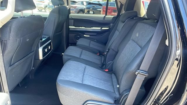Used 2024 Ford Expedition XLT AWD/4WD image 12