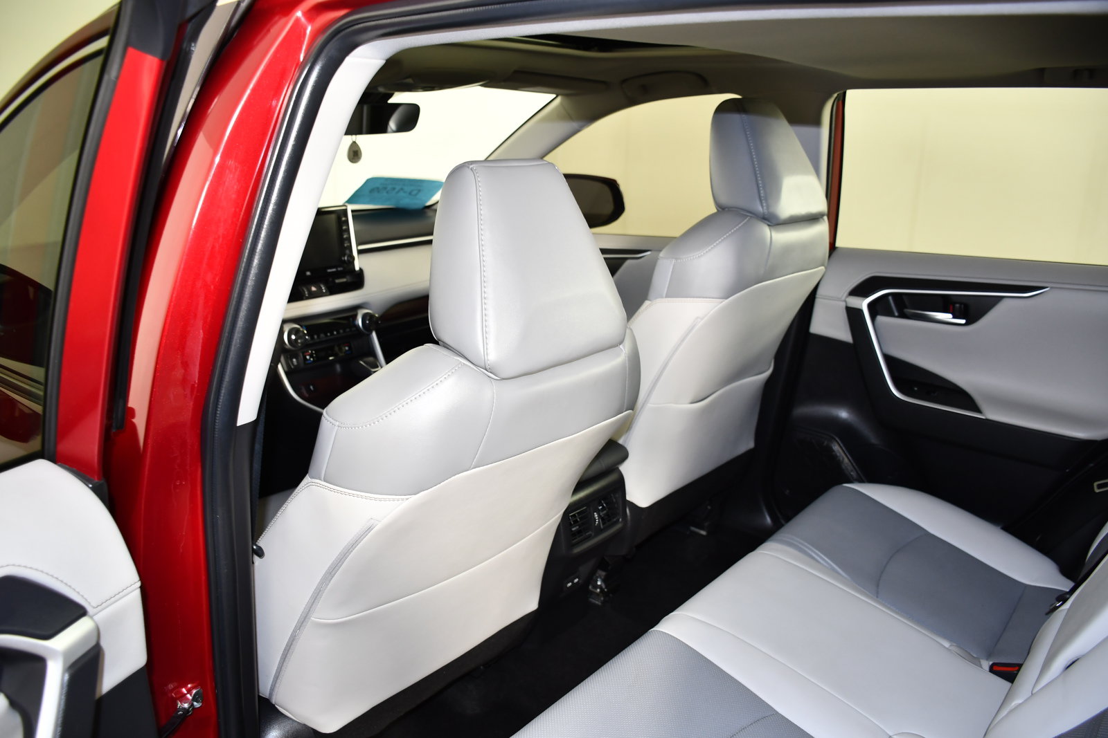 Used 2022 Toyota RAV4 Limited w/ Limited Grade Weather Package AWD/4WD image 48