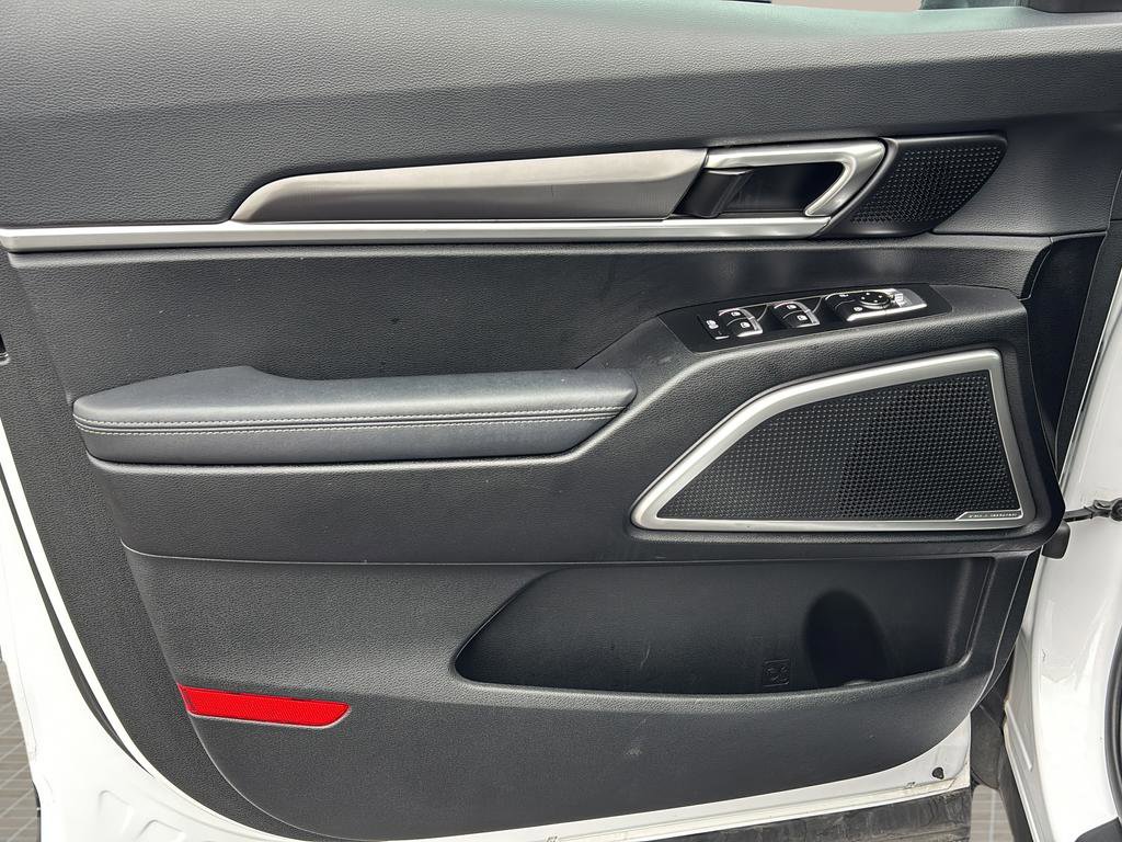 Used 2023 Kia Telluride LX image 15