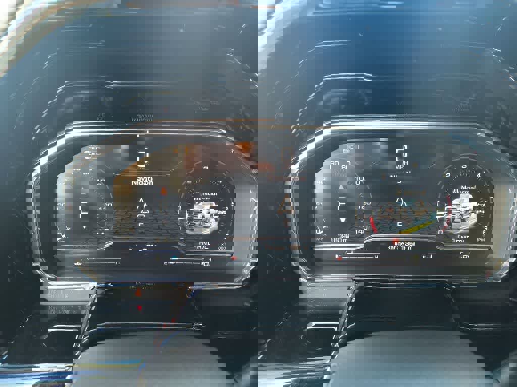 Used 2025 GMC Sierra 3500 SLE w/ SLE Value Package image 15