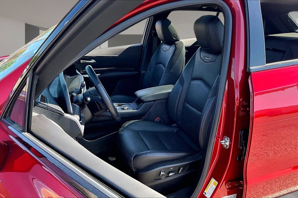 Used 2024 Cadillac XT4 Sport FWD image 27