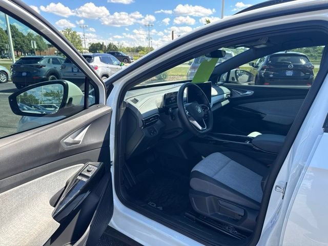 Used 2025 Volkswagen ID.4 Pro RWD image 9
