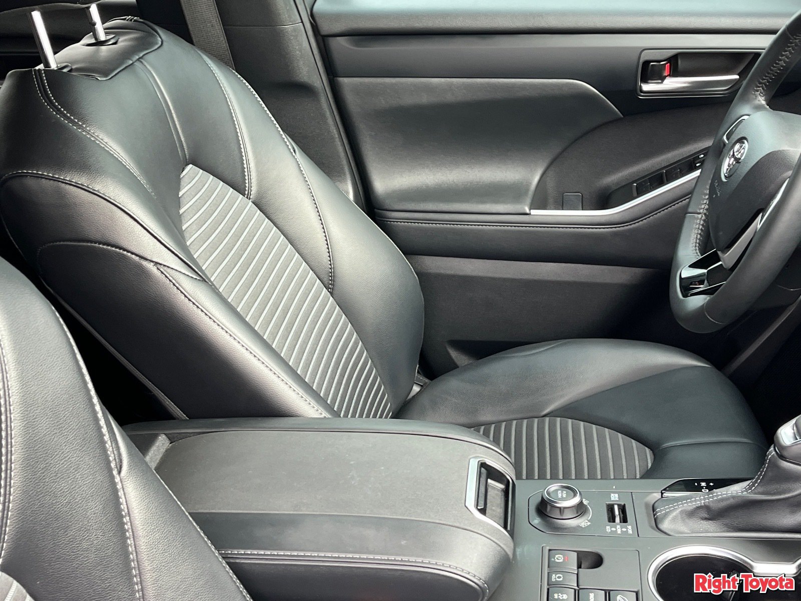 Used 2024 Toyota Highlander XSE AWD/4WD image 13