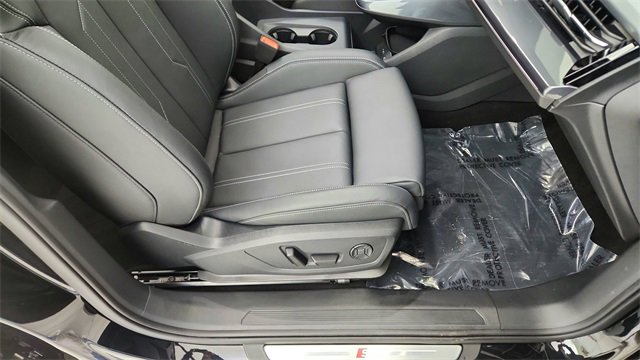 Used 2025 Audi Q4 e-tron Premium w/ Convenience Package image 24